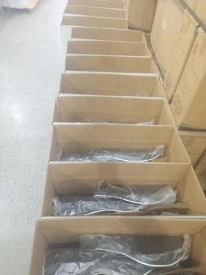 Σύγχρονη καρέκλα γραφείου με ρυθμιζόμενο ύψος και στηρίγματα των χεριών